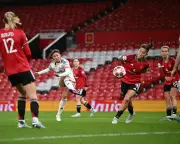 Bayern Munich's Late Strike Stuns Manchester United in Women's Champions League