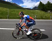 Cycling Star Michael Matthews Out Indefinitely After Breaking Both Wrists in Training Crash