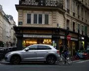 Cyclist Offers to Pay Road Tax for Bicycle Use in SUV Debate