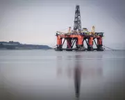 Experts Warn: Scrapping North Sea Windfall Tax Won't Lower UK Energy Bills