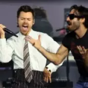 Harry Styles Announces Phone-Free Manchester Concert with Netflix Special Twist