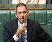 Inflation to Surge Beyond 4.5% Amid Middle East Conflict, Chalmers Warns