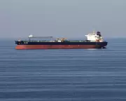 Iran Halts Oil Exports Through Strait of Hormuz Amid Drone Strikes and US Attacks