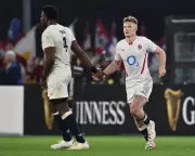 Itoje Denies Rift After Clash with Fin Smith in England's Italy Defeat
