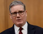 Labour MPs Hesitate on Starmer Challenge Amid Iran War Crisis