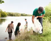 London's Litter-Picking Movement Blossoms into Major Environmental Action