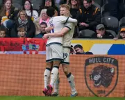 Millwall's Championship Surge: Lions Close Gap on Top Two with 3-1 Win at Hull
