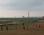 Oil Prices Drop as Iraq Resumes Exports via Turkey Amid Middle East Crisis