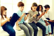 Parents Reconsider Children's Phone Use After New Screen Time Guidelines
