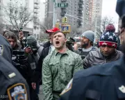 Police Investigate Device Thrown at Anti-Islam Protest in New York City