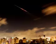 Trump Extends Iran Threat Deadline Again as Oil Prices Fluctuate