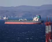 Trump's Sanctions Waiver Bolsters Putin's Oil Lifeline Amid Economic Strain