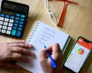 UK Households and Businesses Report Rising Costs and Disruptions Amid Middle East Conflict