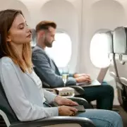 Woman's Flirty Note to Flight Attendant Leads to Engagement Success