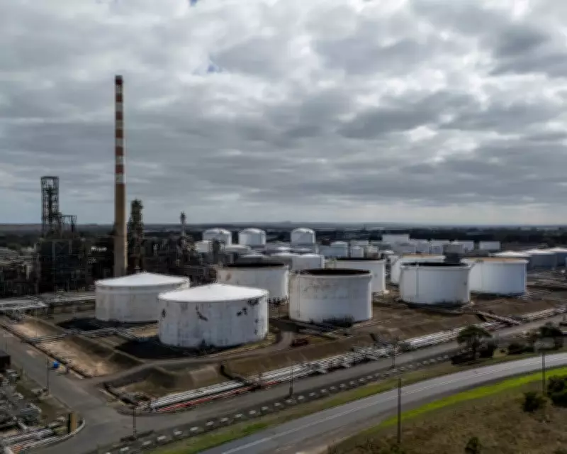 Australian Budget Faces Pressure Over Gas Tax and Fuel Crisis