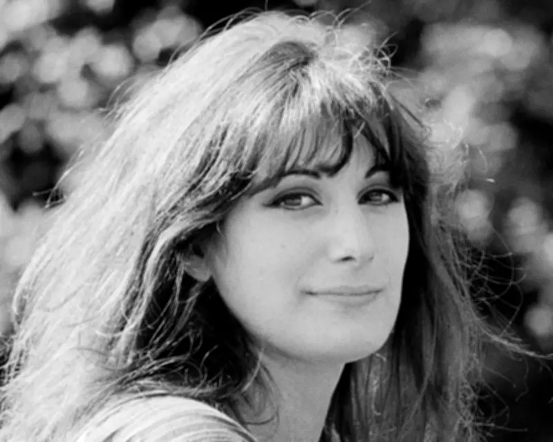 Beverley Martyn, Spirited British Folk Singer, Dies at 79