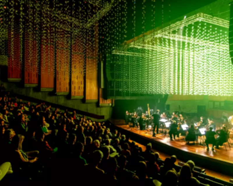 Echoes of Hill and Horizon: Epic Light Show Electrifies Elgar and Vaughan Williams