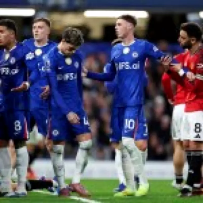 Ex-Keeper Slams Chelsea's Garnacho: 'Not Good Enough to Start' After Man Utd Loss