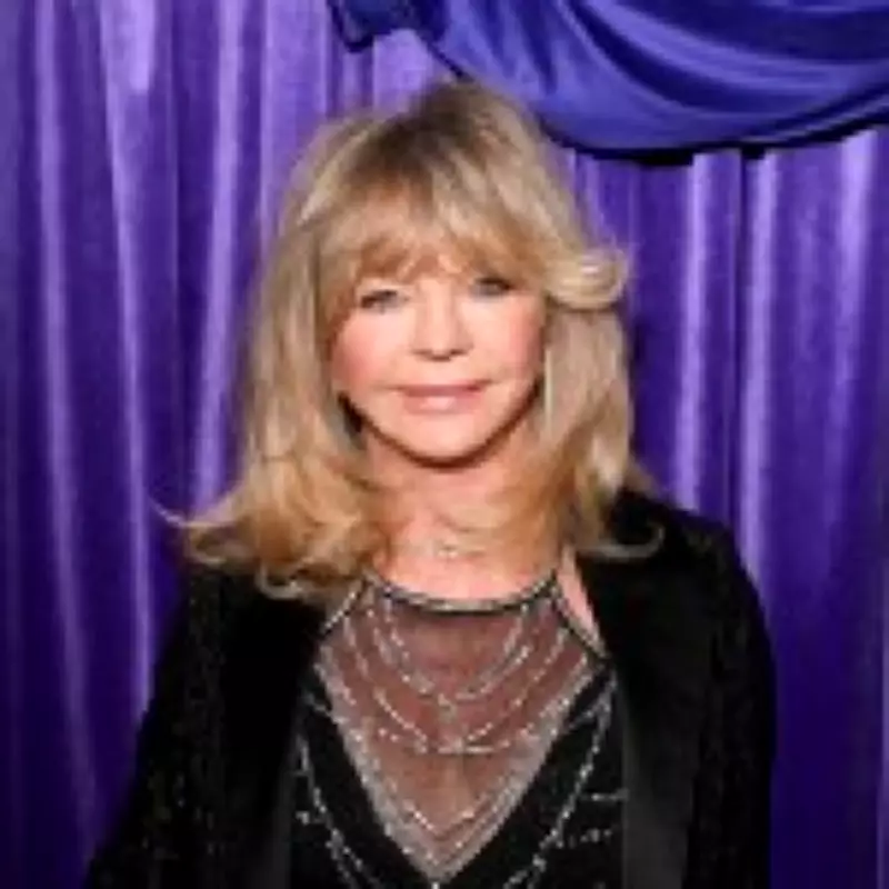 Goldie Hawn Recalls Alien Encounter: 'They Touched My Face'