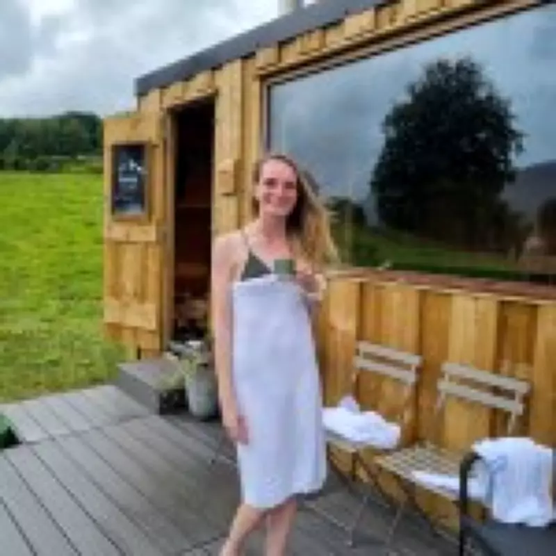 Lake District Hotel Offers Free Childcare, Paddleboarding & Saunas