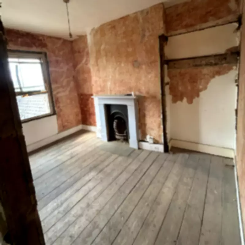 London Woman Finds 'Easy' Way to Buy Home with Instant Contract