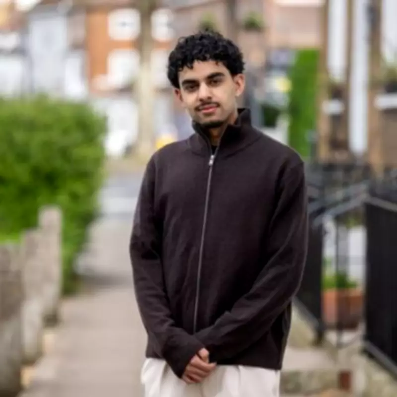 Londoner Rejects 500 Job Offers to Pursue Personal Fulfillment