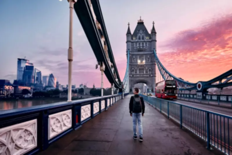 Londoners Defend Their Quiet Kindness Amid New York Friendliness Debate