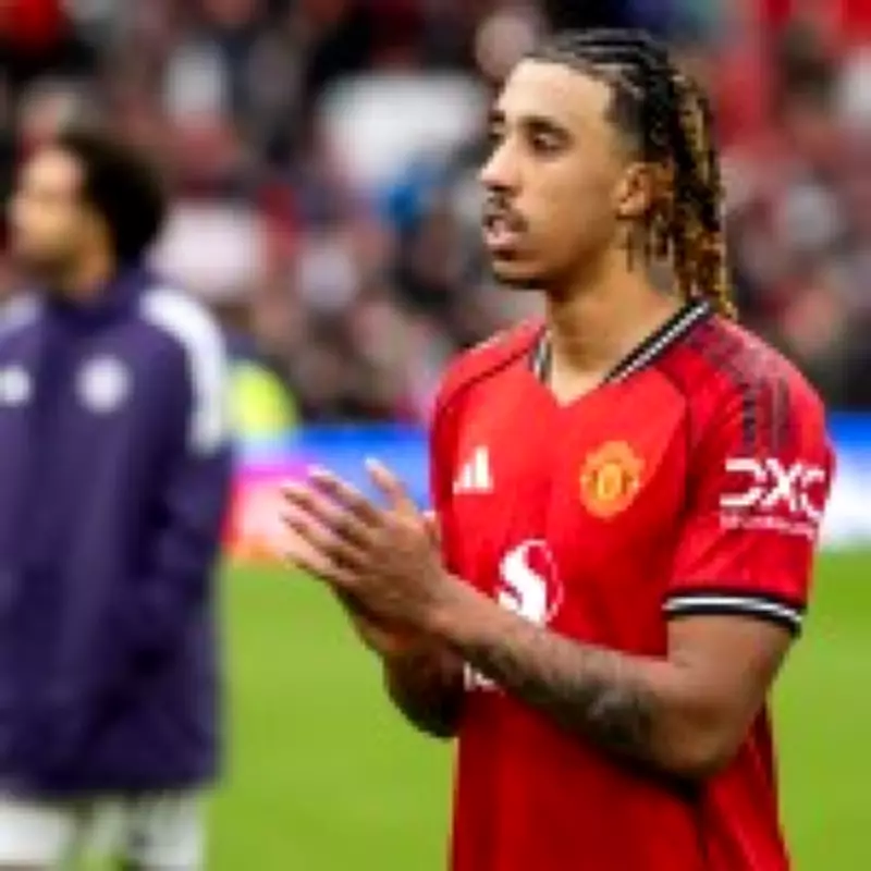 Manchester United's Defensive Crisis Deepens Ahead of Chelsea Clash