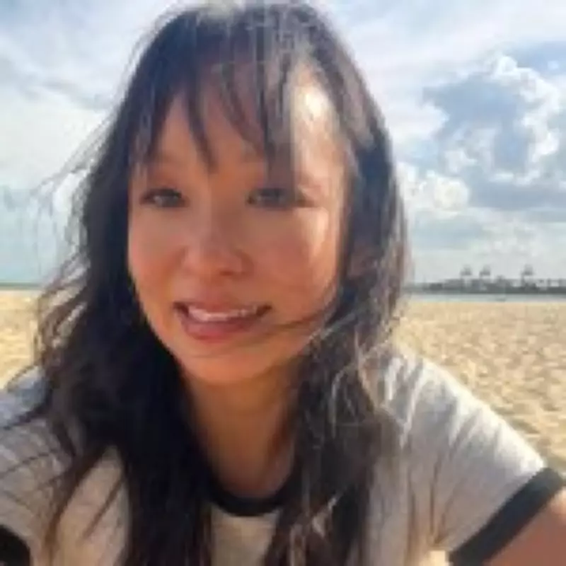 Modern Dating Red Flags: When 'Going With the Flow' Leads to Heartbreak