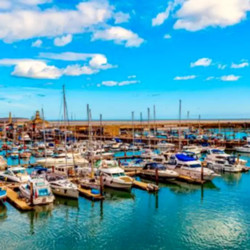 Scenic 10-Mile Coastal Walk Between Ramsgate and Margate Near London