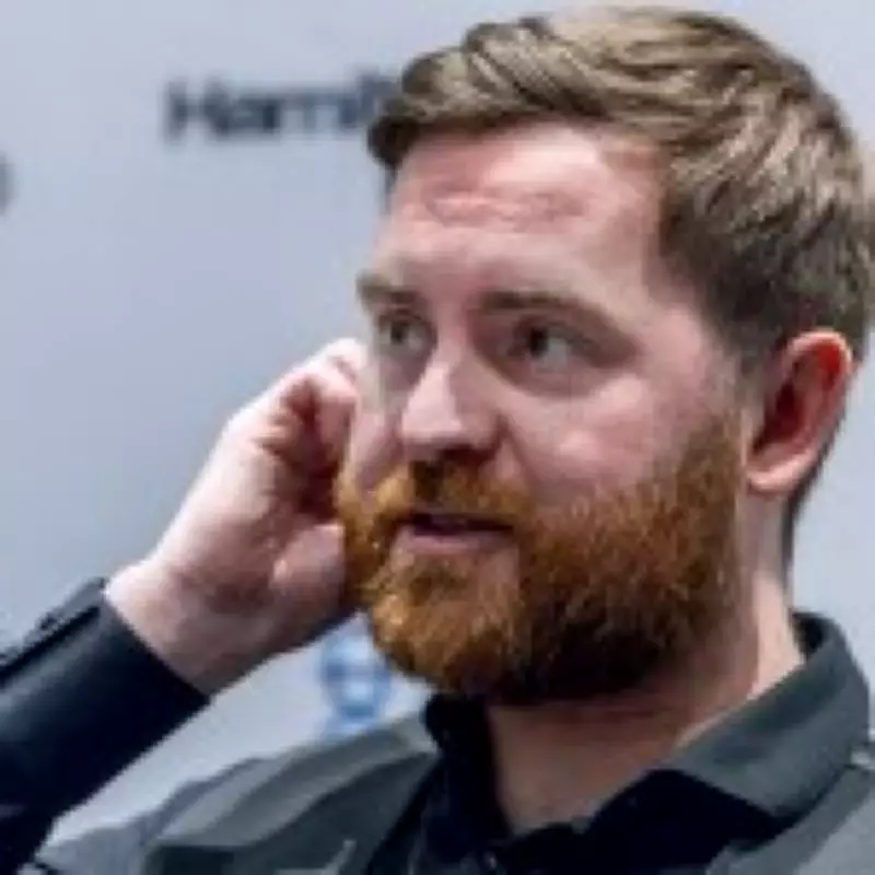 Snooker Star Jak Jones Vows to Never Punch Table Again After Breaking Hand
