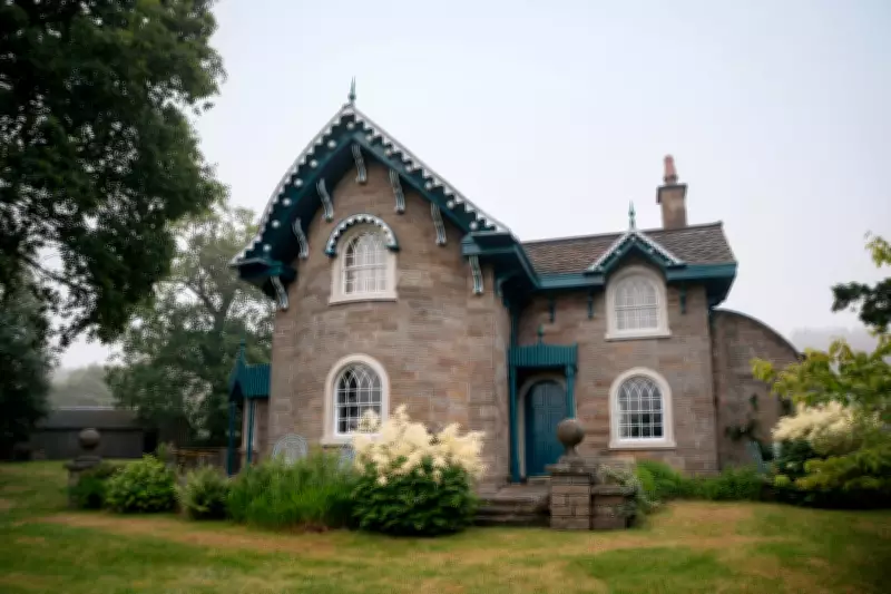 Swiss Cottage: An Off-Grid Retreat on the Vast Chatsworth Estate