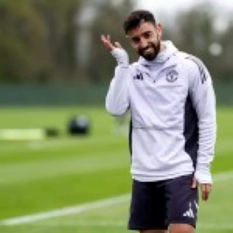 Teddy Sheringham Suggests Two Premier League Stars to Replace Bruno Fernandes at Manchester United