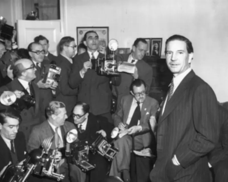 The Double Lives of Graham Greene and Kim Philby: Espionage and Betrayal