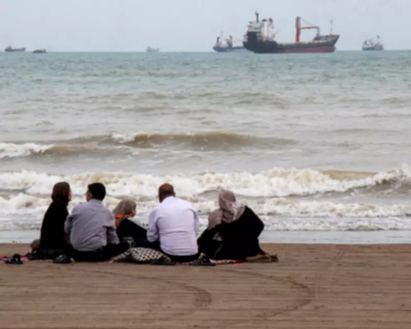 Trump Claims Iran Wants US to Open Strait of Hormuz Amid Collapse