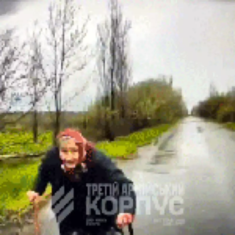 Ukrainian Soldiers Use Robot to Rescue Elderly Woman from Warzone