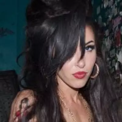 Amy Winehouse Tribute Artist Reveals Shocking Transformation Without Eyeliner