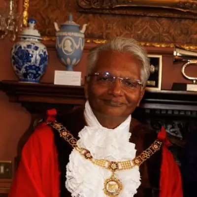 Bath Mayor Resigns Over 'Abhorrent' Social Media Posts About Jewish Ambulance Arson