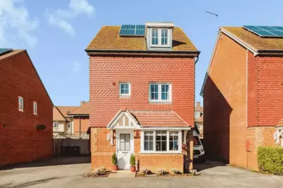 How Elderly Women Influence Modern Window Sizes in UK Homes