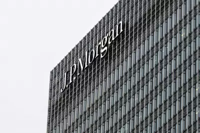 JP Morgan Moves Paris Jobs Back to London in Post-Brexit Shift