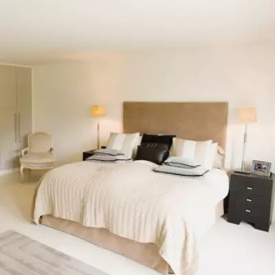 London Flatshare Ad Demands Lodger Vacate by 8 AM, Sparks Rental Market Debate