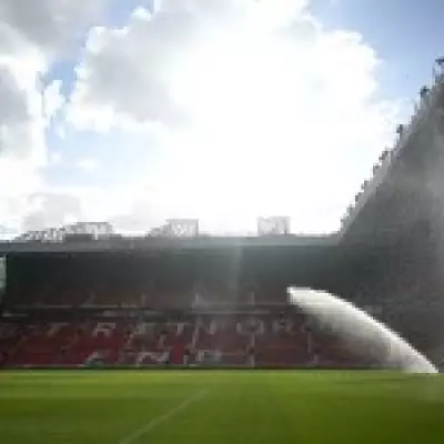 Manchester United vs Leeds United: Premier League Clash Live Updates and Team News