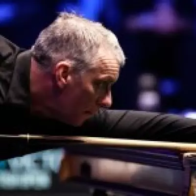 Mark Davis Battles for Snooker Survival in World Championship Qualifiers