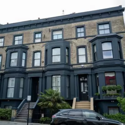 Notting Hill Residents Paint Colorful Houses Black to Deter Influencers