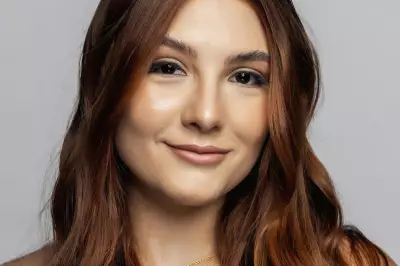 Why I'm Adding the Halo Glow Contour Beauty Wand to My Basket