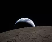 Artemis II Crew Captures Earthset, Amanda Knox Documentary, and Pop Mart's Decline