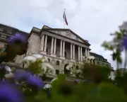 Bank of England Holds Interest Rates Amid Iran War Fallout