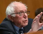 Bernie Sanders Urges International AI Treaty to Halt 'Runaway Train'