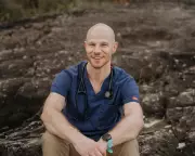 Bush Doctor: Treating Patients in the Remote Outback, Far from Help