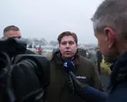 Dan Skelton Aims to Conquer Final Two Jumps Tracks in Record Season